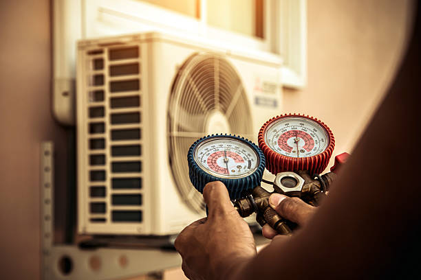 Professional Hvac technician working in Chelsea, MI